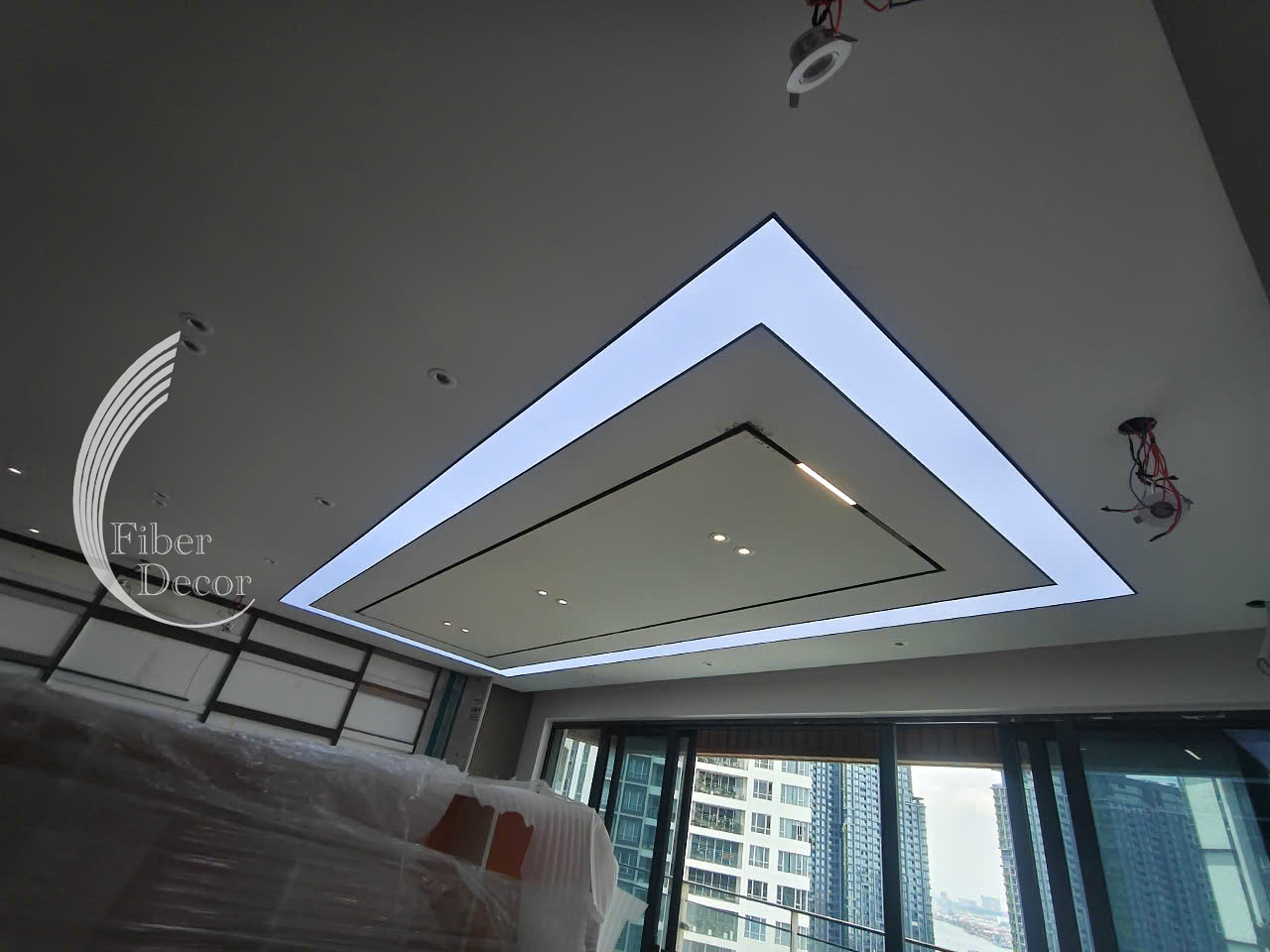 Trần xuyên sáng: Trang trí sợi quang cho không gian thương mại