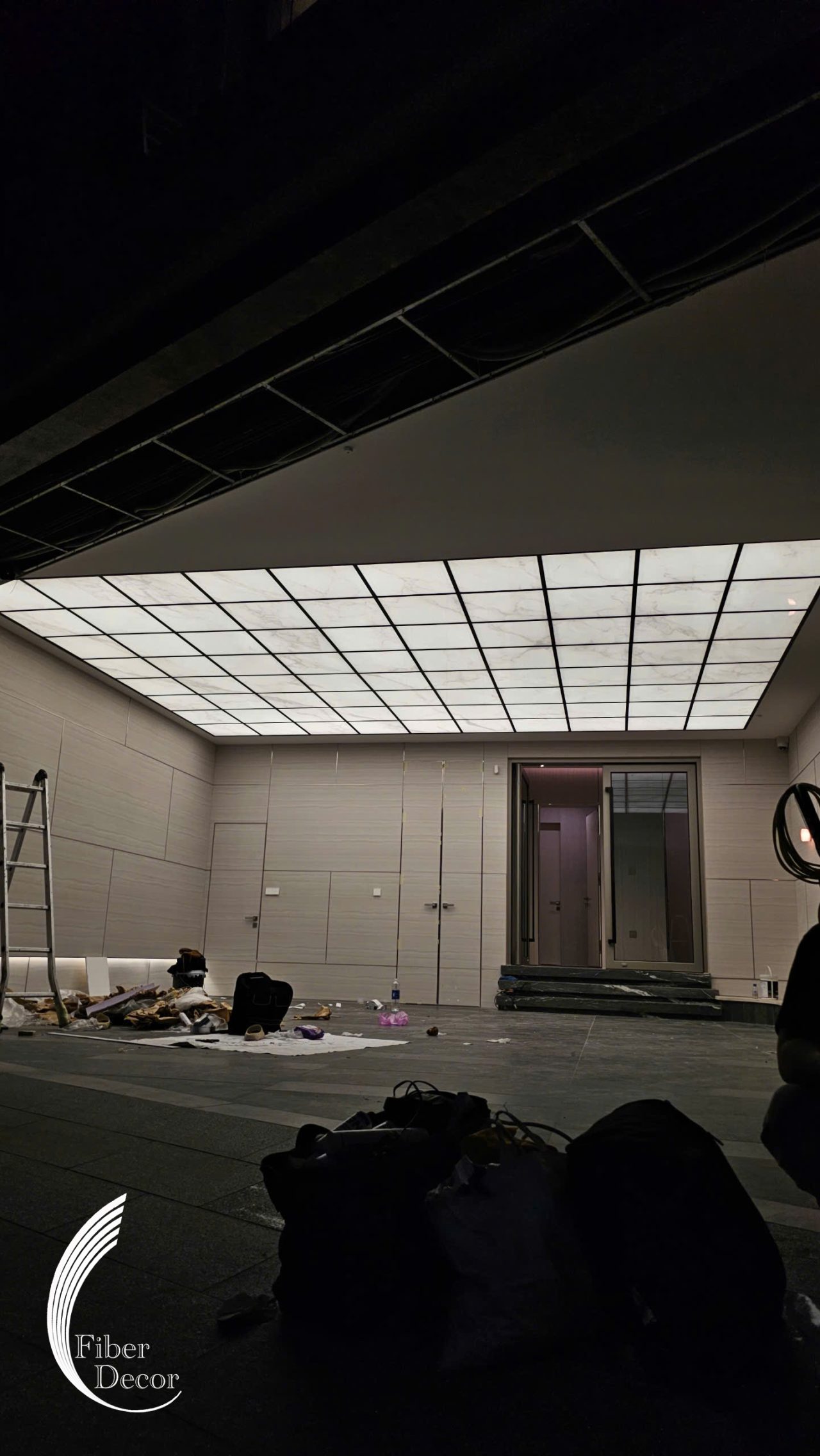 Toàn cảnh thi công trần xuyên sáng Bình Dương diện tích 10x8m tại gara biệt thự