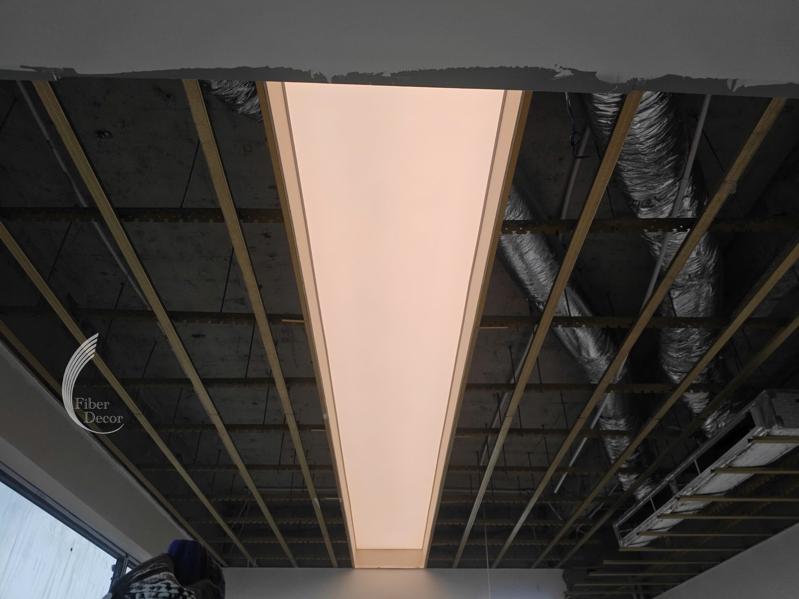 báo giá thi công trần xuyên sáng 2026