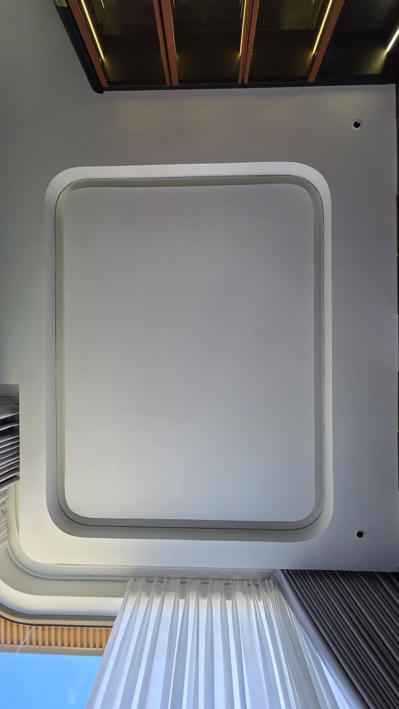 Khung trần sao tấm căng trắng tinh tế trước khi thi công tại Buôn Ma Thuột Đắk Lắk